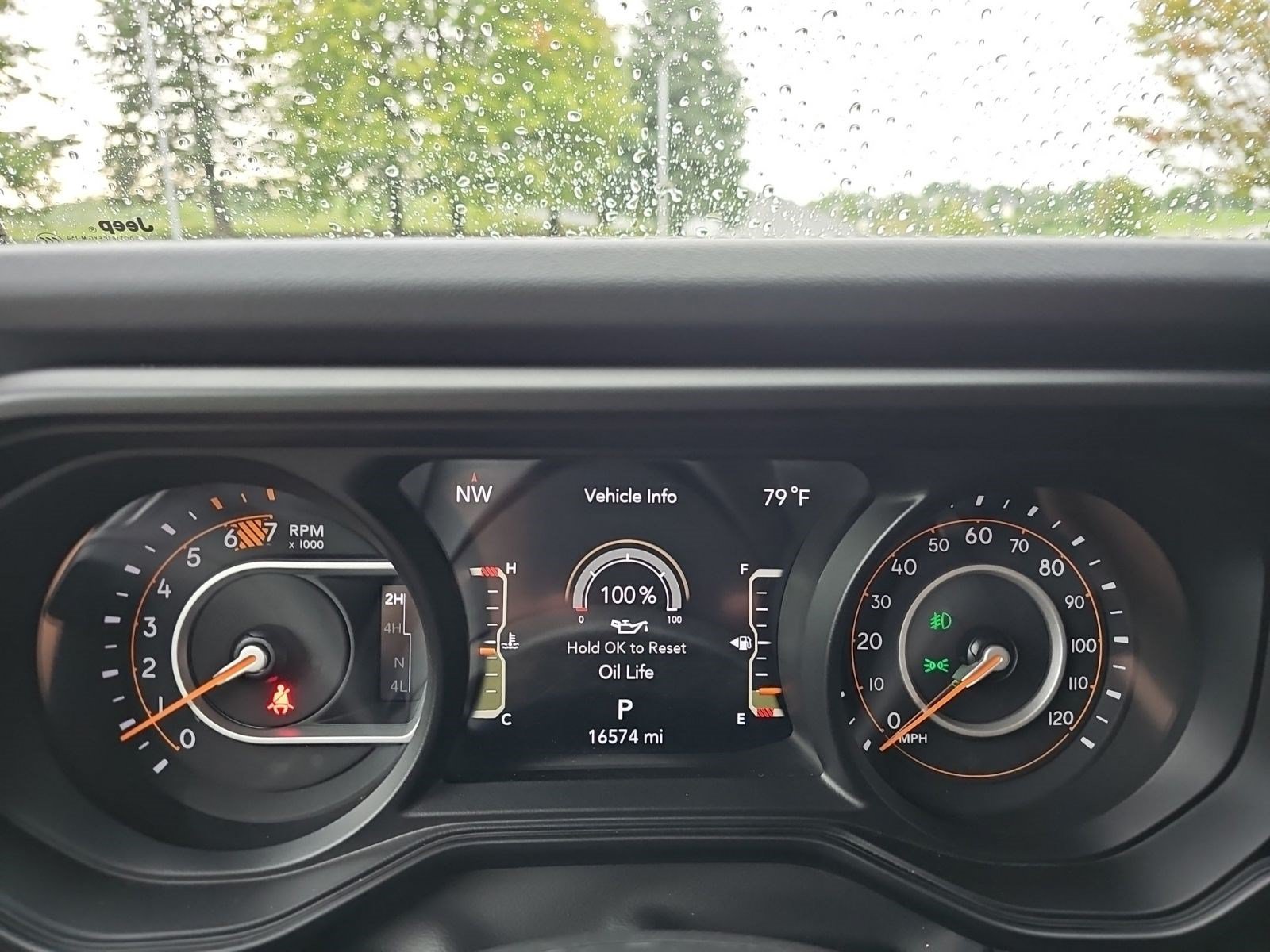 Used 2025 Jeep Wrangler Unlimited Sahara AWD/4WD image 23