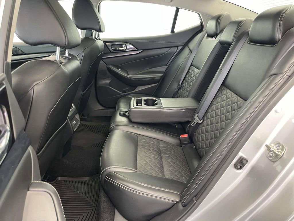 Used 2019 Nissan Maxima Platinum w/ Sport Mat Group FWD image 16