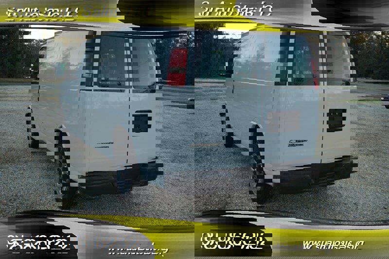 Used 2010 Chevrolet Express 1500 image 13