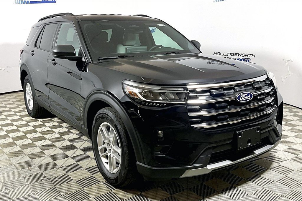 New 2027 Ford Explorer Active w/ Active Comfort Package RWD image 2