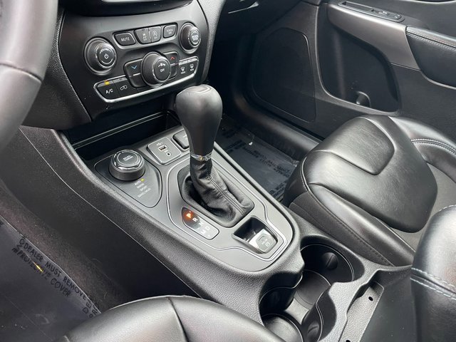 Used 2020 Jeep Cherokee Latitude Plus image 26