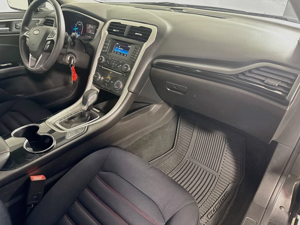 Used 2016 Ford Fusion SE w/ Equipment Group 201A FWD image 26