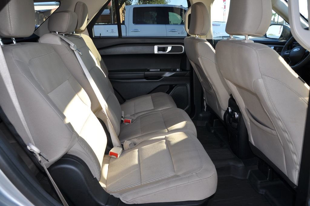 Used 2021 Ford Explorer Base image 14