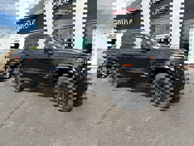 New 2026 GMC Canyon Elevation w/ Convenience Package image 2