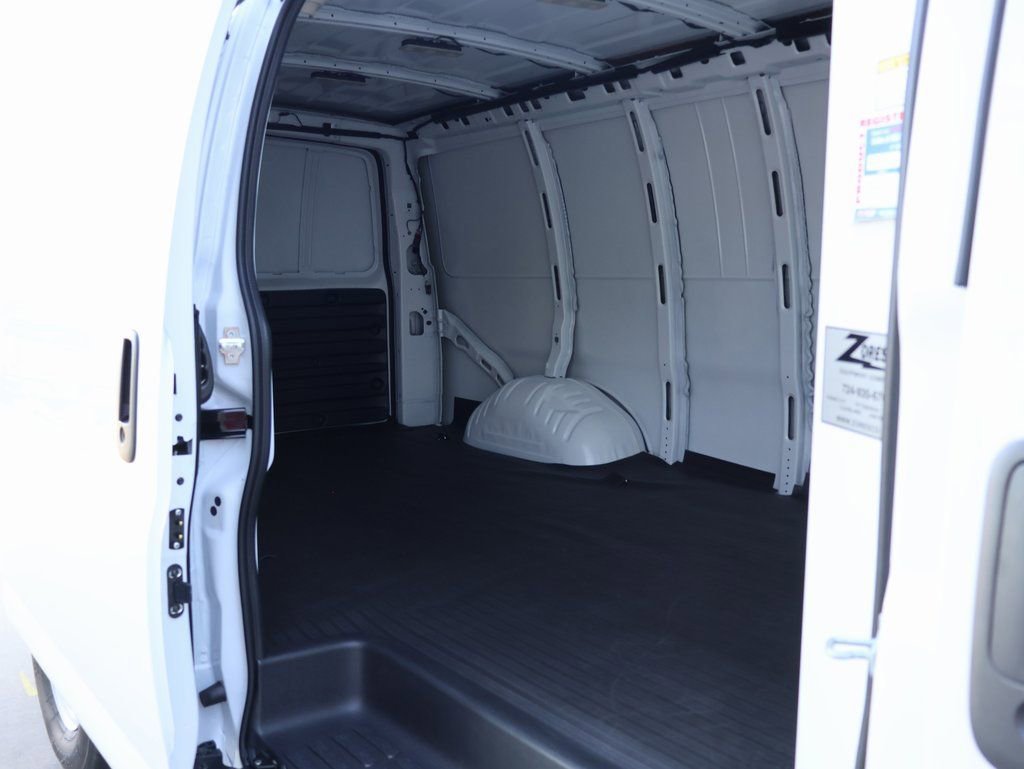 New 2025 Chevrolet Express 3500 Extended w/ Driver Convenience Package RWD image 23