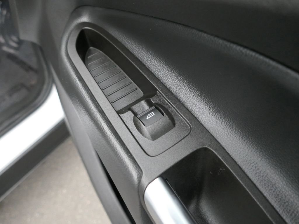 Used 2017 Ford Escape SE image 28