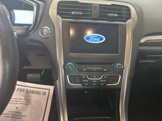 Used 2018 Ford Fusion SE w/ Fusion SE Technology Package FWD image 12