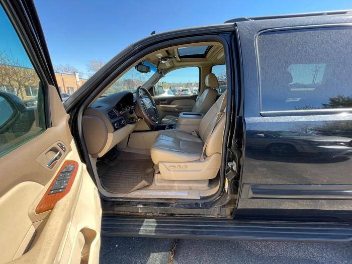Used 2007 GMC Yukon XL SLT w/ SLT Preferred Equipment Group AWD/4WD image 21