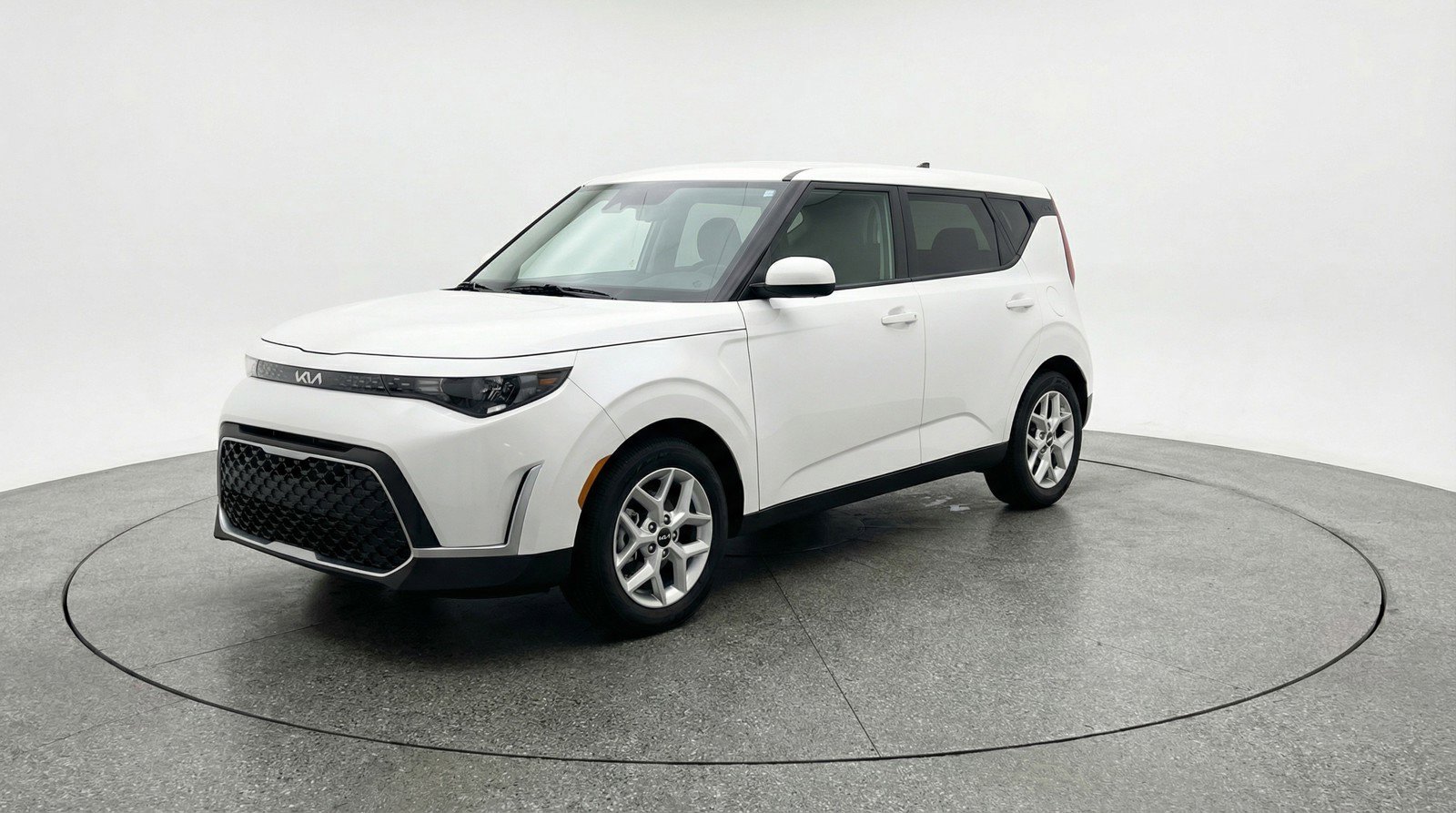 Used 2025 Kia Soul LX w/ LX Technology Package image 3