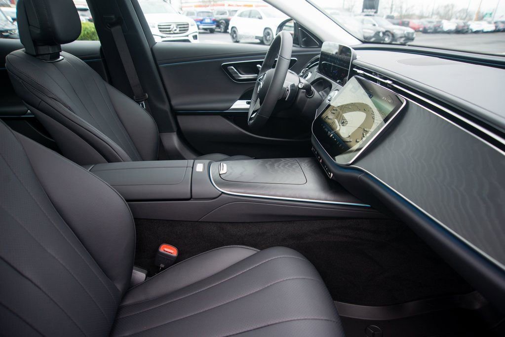 Certified 2025 Mercedes-Benz E 350 4MATIC Sedan image 36
