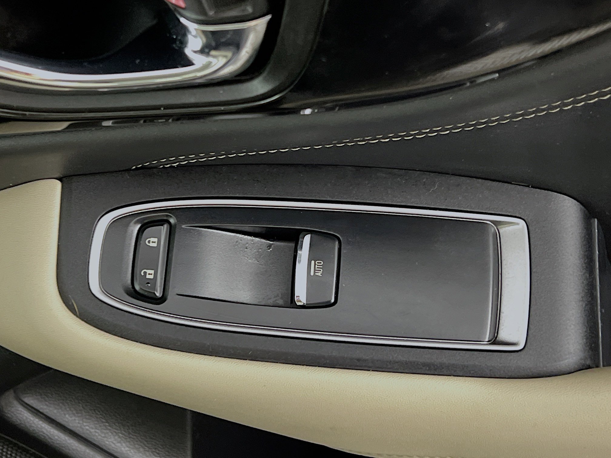 Used 2021 Subaru Outback Limited image 32