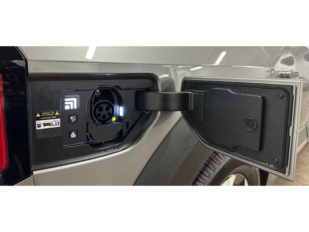 Used 2024 Kia EV9 Light Long Range RWD image 14