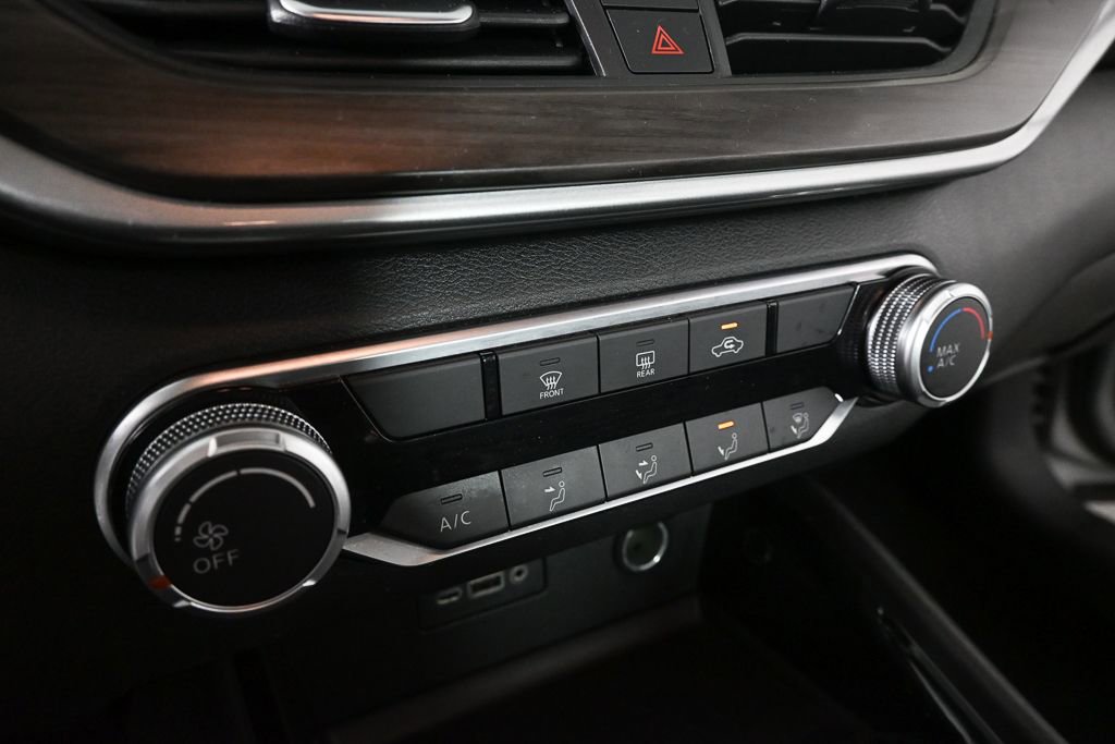 Used 2024 Nissan Altima 2.5 SV image 13