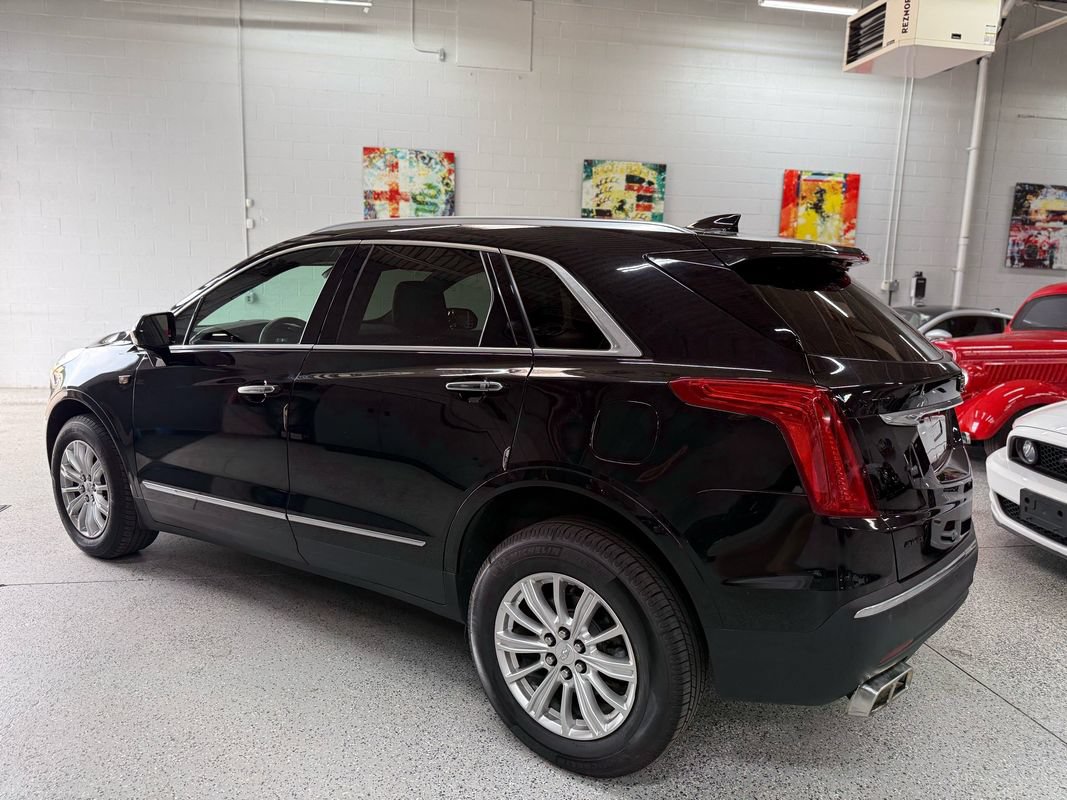 Used 2018 Cadillac XT5 AWD image 3