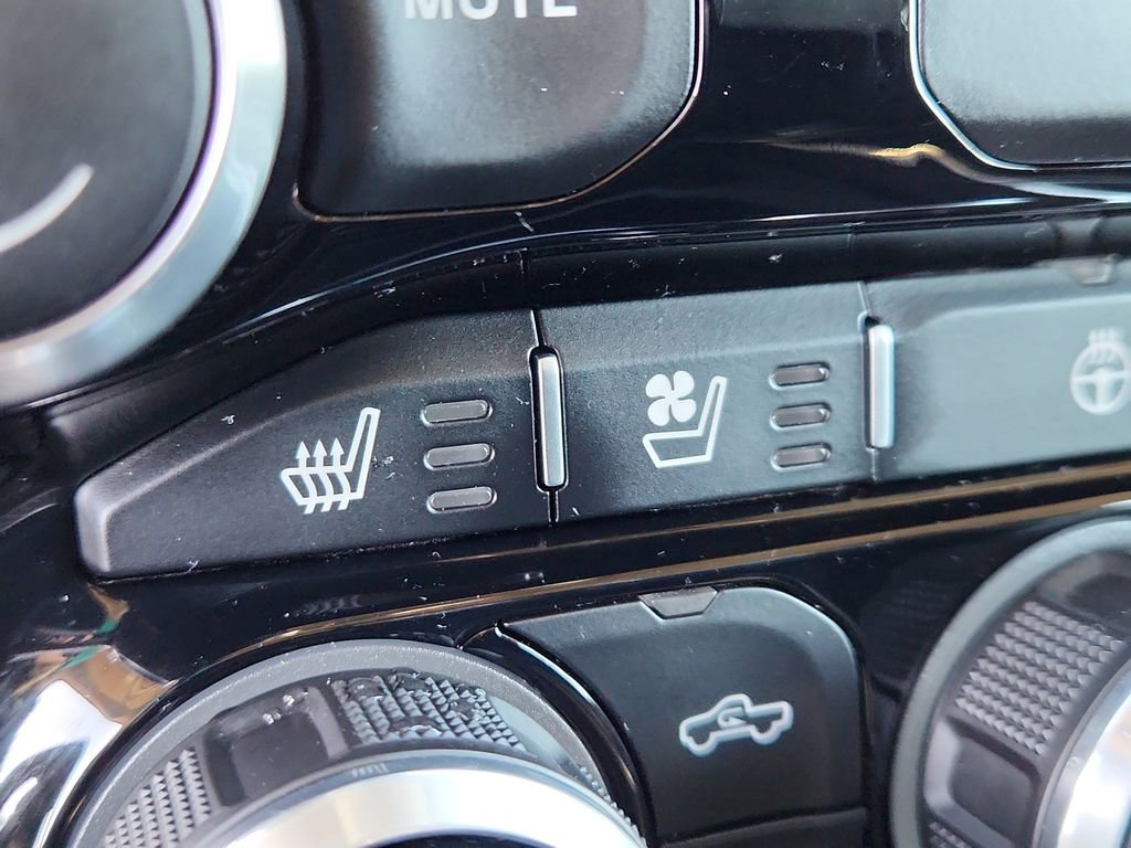 Used 2019 RAM 1500 Laramie image 23