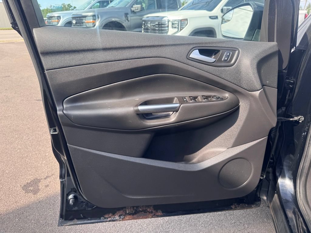 Used 2017 Ford Escape SE AWD/4WD image 9