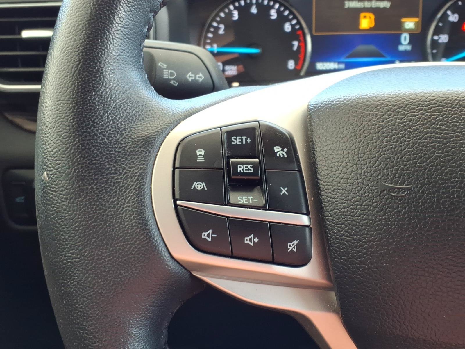 Used 2023 Ford Explorer Limited w/ Equipment Group 301A AWD/4WD image 14