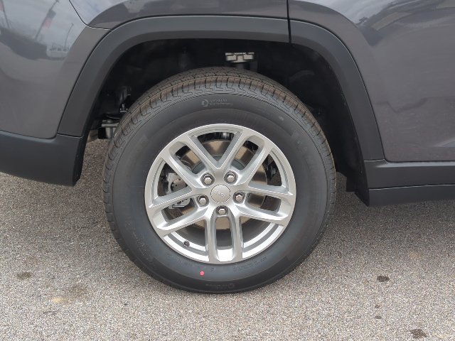New 2026 Jeep Grand Cherokee Laredo X AWD/4WD image 30