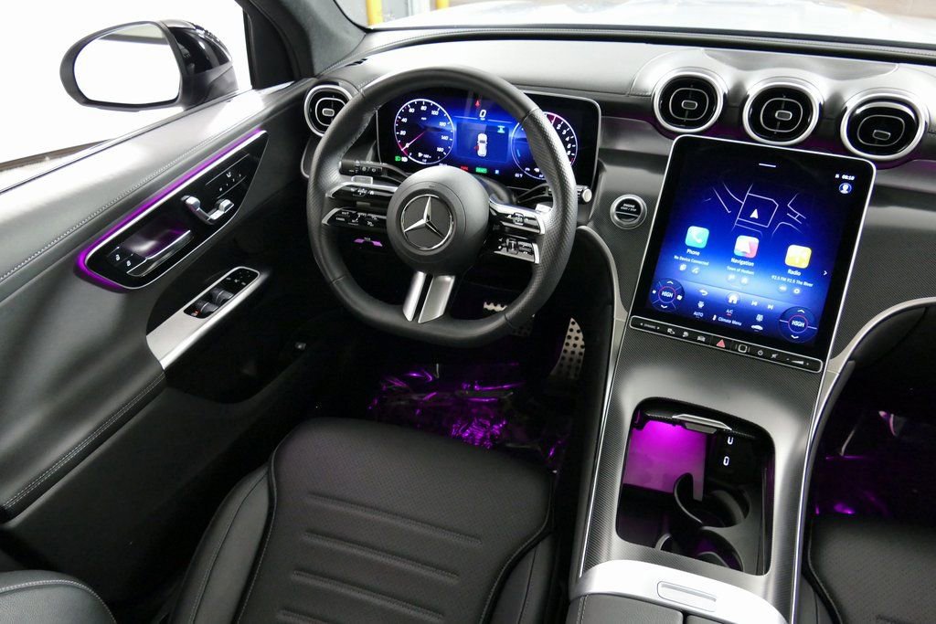 Used 2025 Mercedes-Benz GLC 350e 4MATIC w/ AMG Line image 22