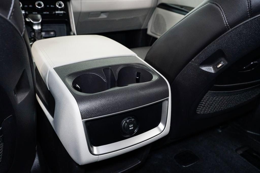 Certified 2024 Kia Carnival LX image 24