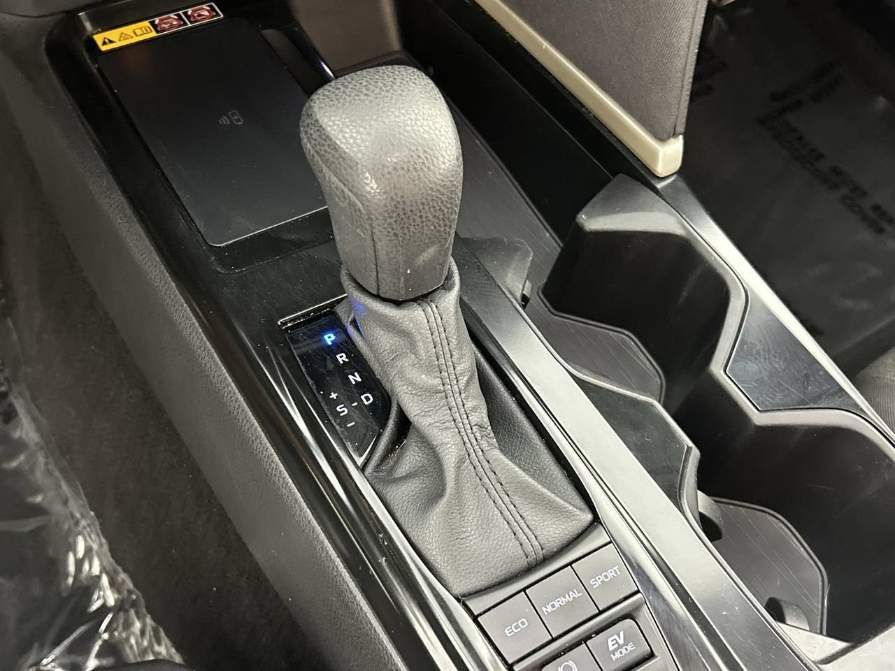 Used 2025 Toyota Camry LE w/ Convenience Package FWD image 16