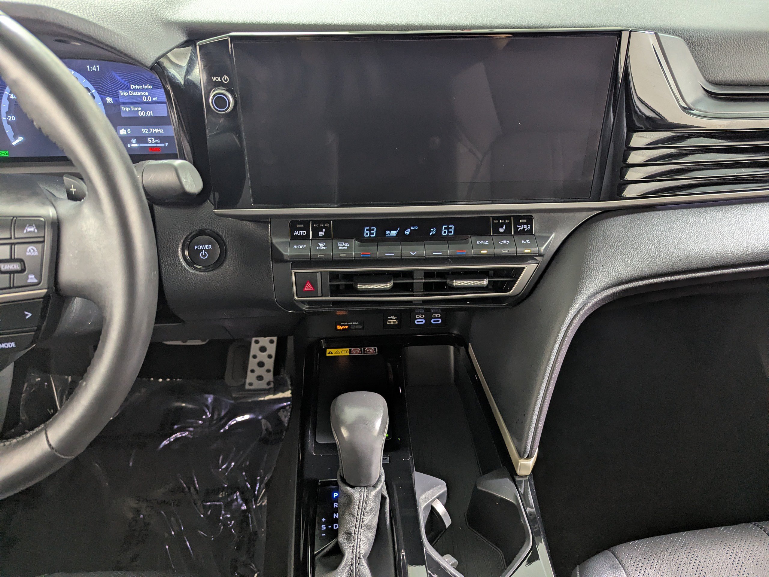 Used 2025 Toyota Camry XSE FWD image 17