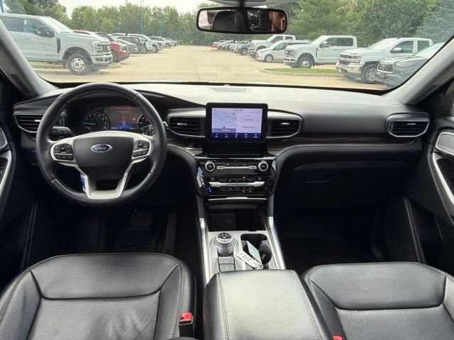 Used 2021 Ford Explorer Limited w/ Equipment Group 301A AWD/4WD image 20