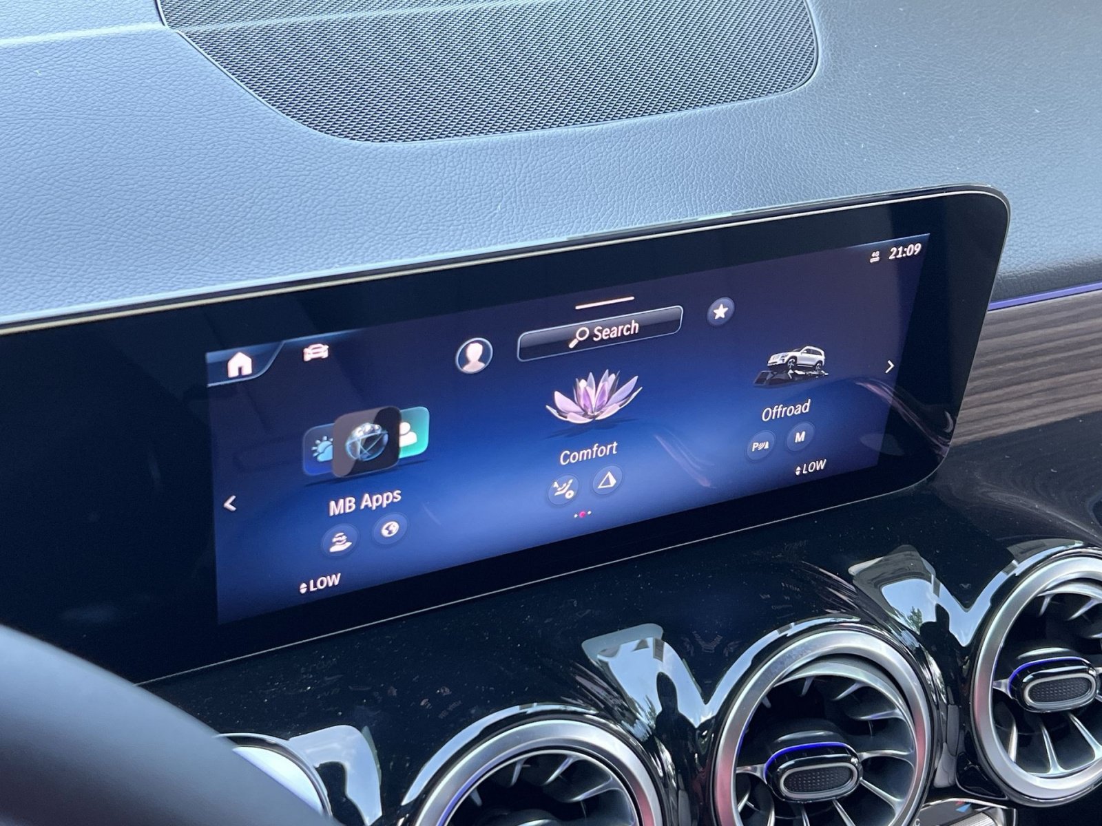 New 2026 Mercedes-Benz GLB 250 4MATIC image 25