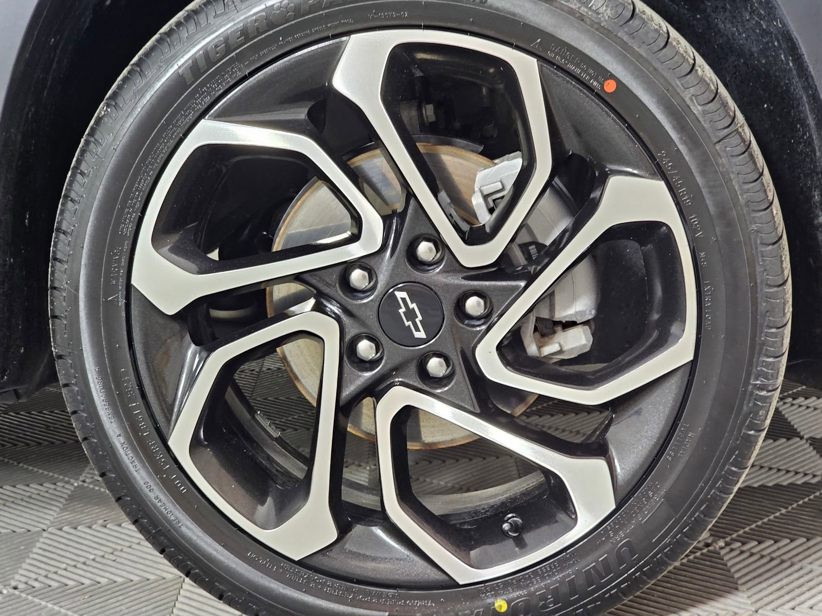 Used 2024 Chevrolet Trax RS w/ Sunroof Package image 9