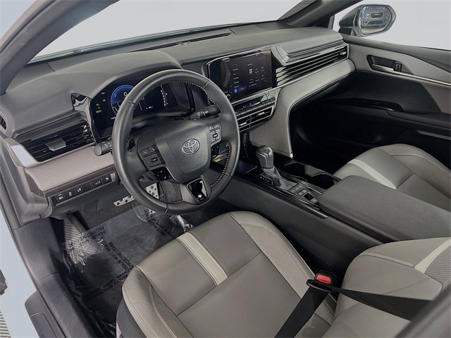 Used 2025 Toyota Camry SE image 10