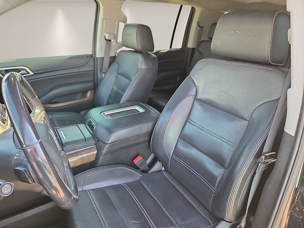 Used 2018 GMC Yukon XL Denali w/ Denali Ultimate Package AWD/4WD image 16