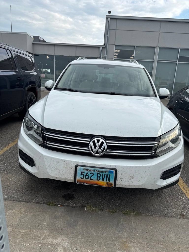 Used 2017 Volkswagen Tiguan Wolfsburg Edition AWD/4WD image 2