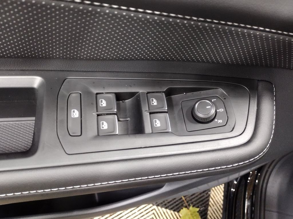 New 2026 Volkswagen Atlas SE image 21