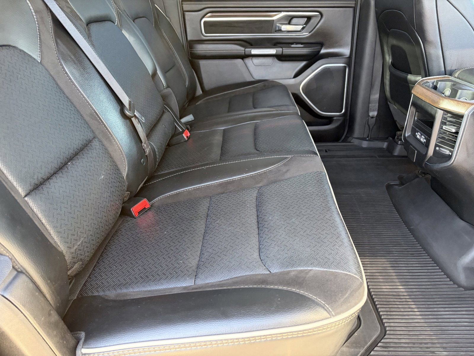 Used 2022 RAM 1500 Laramie AWD/4WD image 15