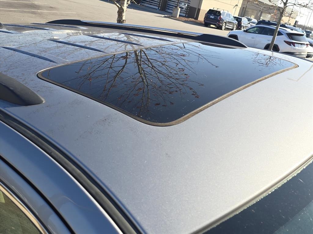 Used 2017 Jeep Grand Cherokee Limited image 10