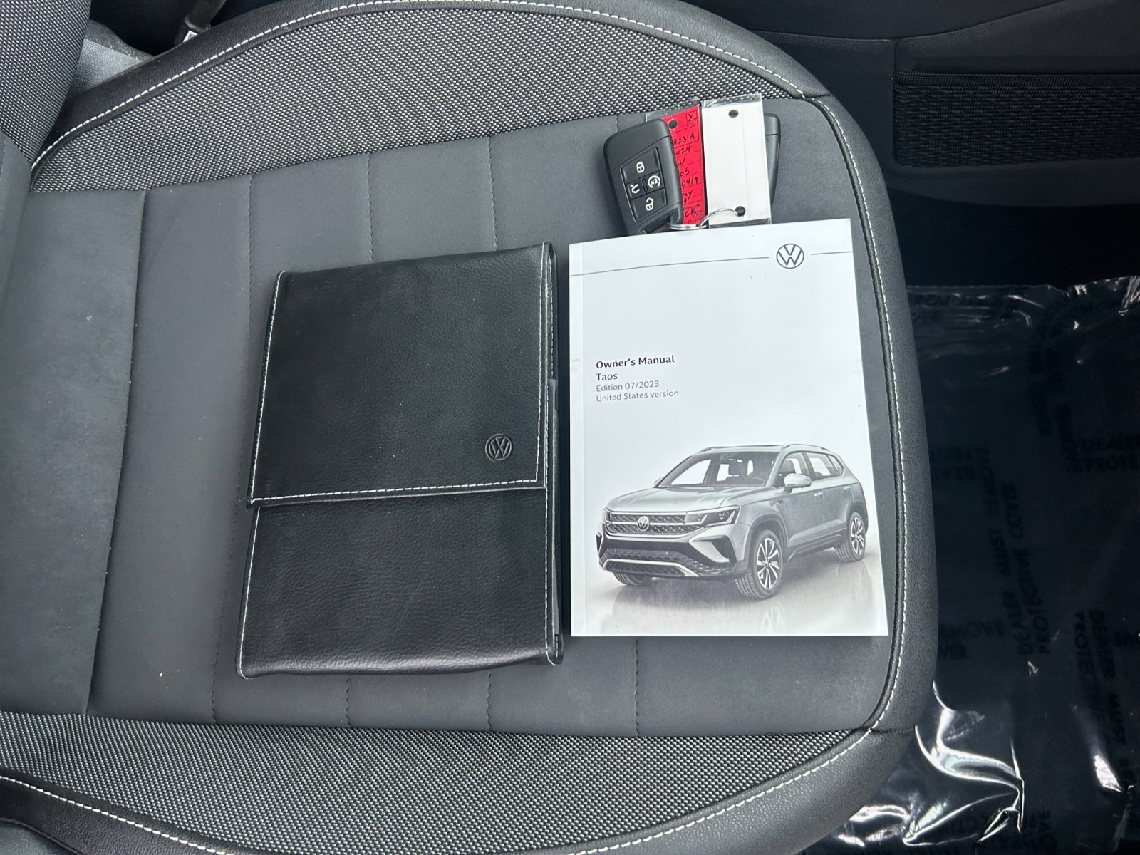 Used 2024 Volkswagen Taos SE image 20