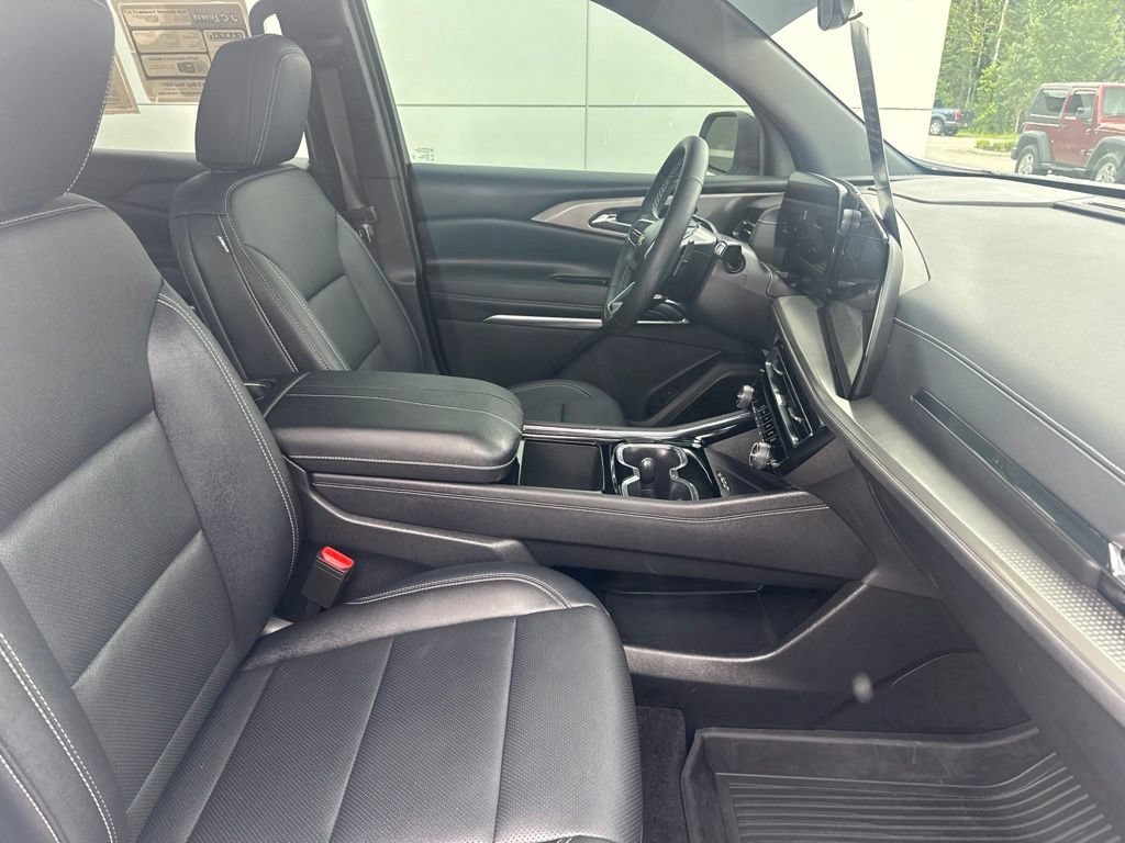Used 2026 Chevrolet Traverse LT w/ LPO, Floor Liner Package FWD image 33