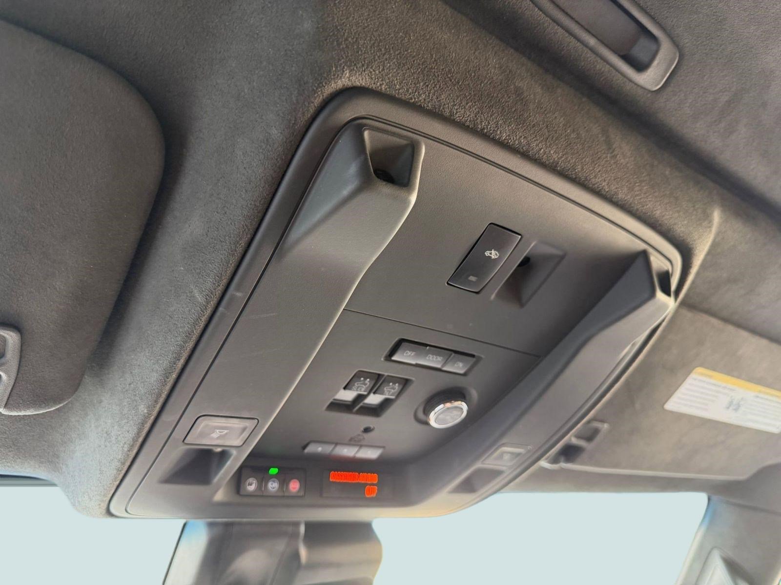 Used 2019 Cadillac Escalade ESV Platinum image 30