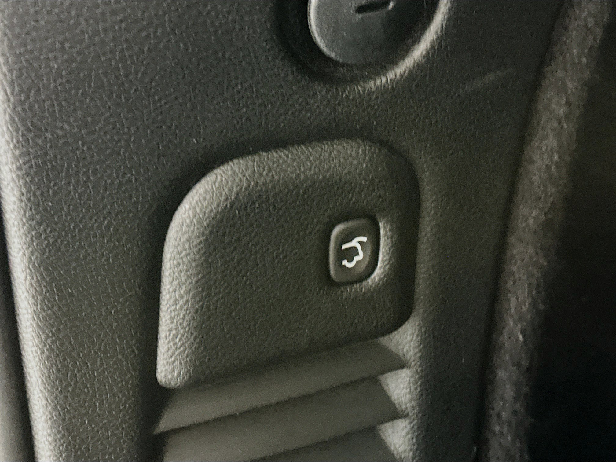 Used 2024 Dodge Durango GT image 32