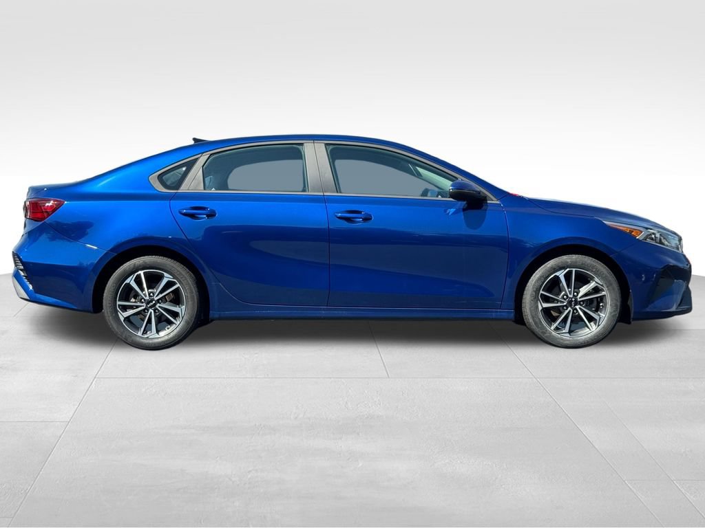 Used 2024 Kia Forte LXS w/ LXS Technology Package FWD image 8