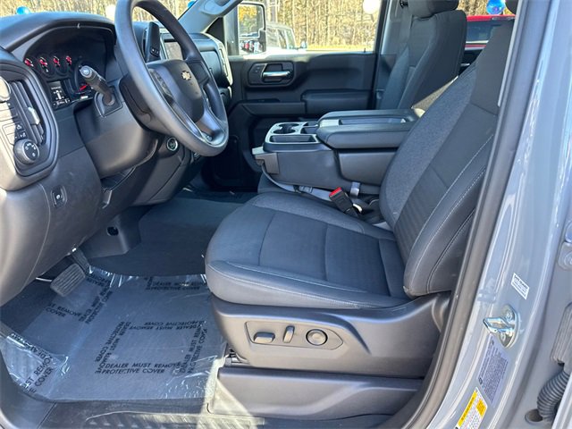 Used 2024 Chevrolet Silverado 2500 Custom w/ Custom Value Package image 9