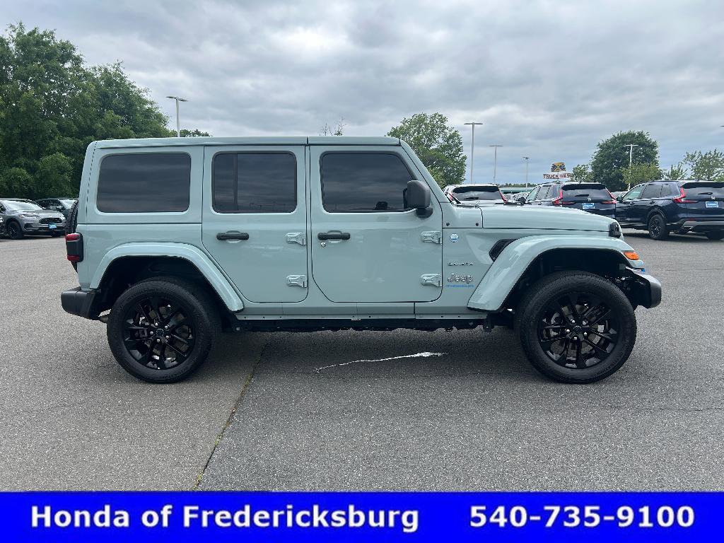 Used 2024 Jeep Wrangler Sahara AWD/4WD image 7