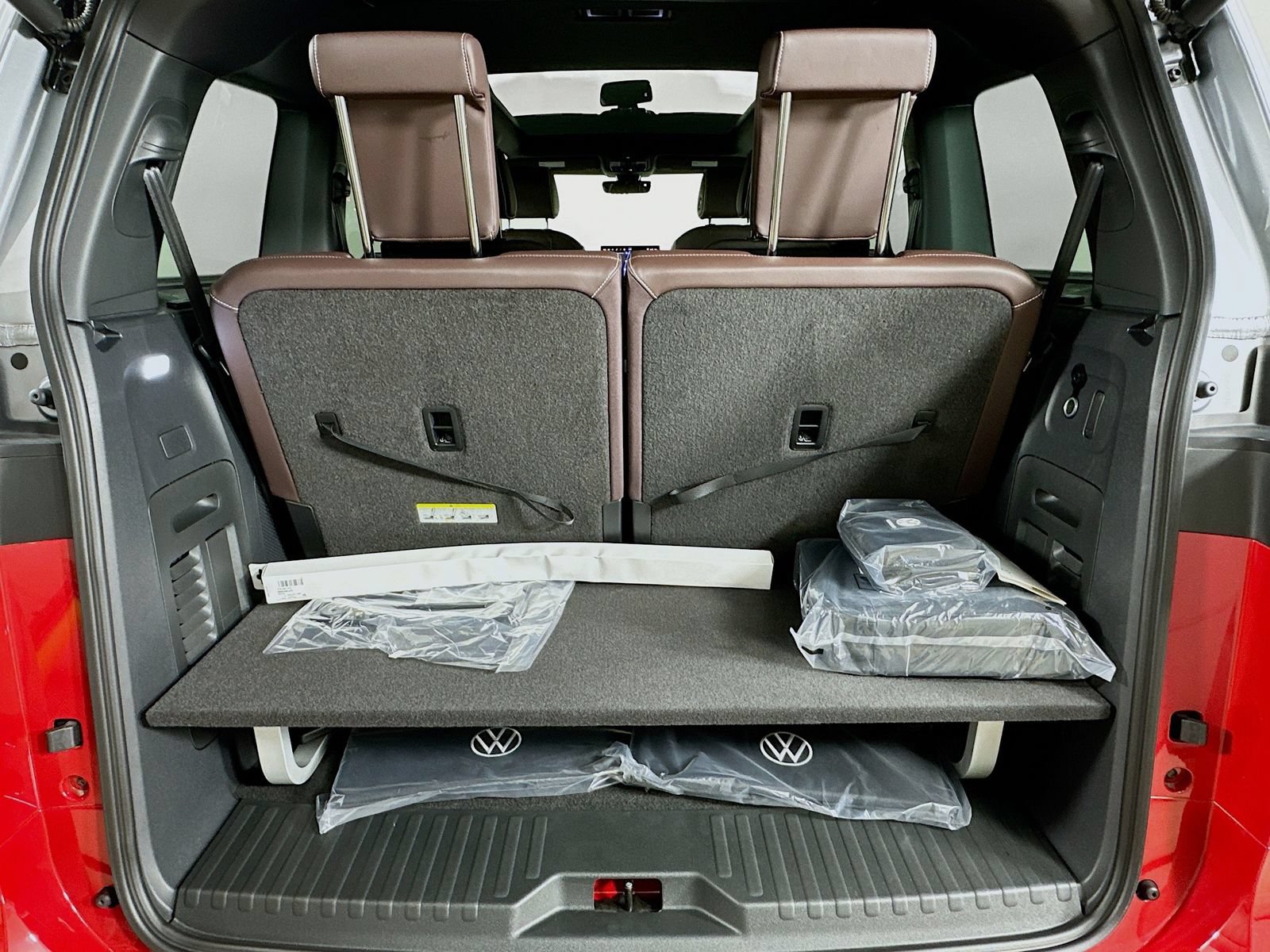 New 2025 Volkswagen ID. Buzz Pro S Plus AWD/4WD image 36