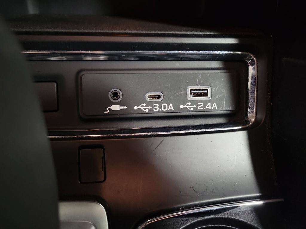 Used 2023 Subaru Ascent Premium AWD/4WD image 16