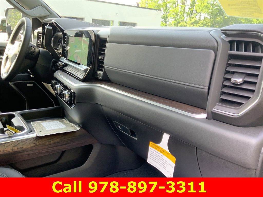 New 2025 GMC Sierra 2500 SLT w/ SLT Convenience Package image 28