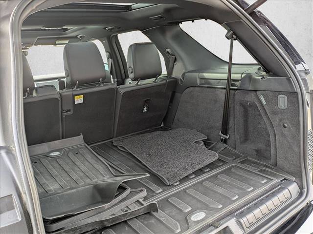 Used 2024 Land Rover Discovery Dynamic SE image 6