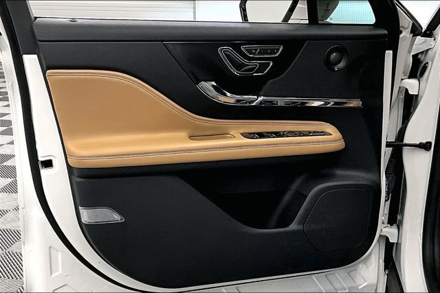 Used 2021 Lincoln Corsair Reserve w/ Equipment Group 201A image 20