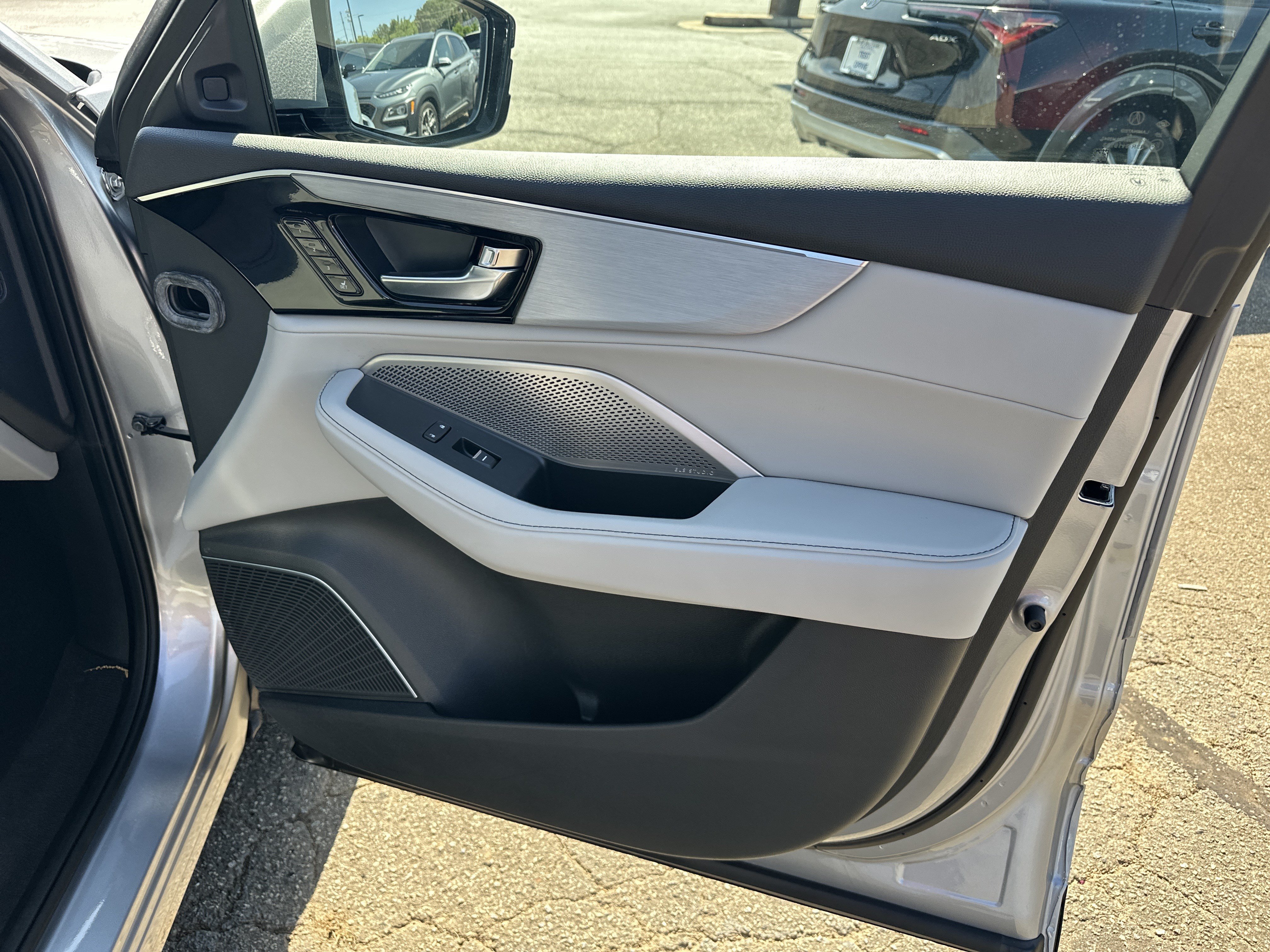 Certified 2024 Acura MDX w/ Technology Package FWD image 16