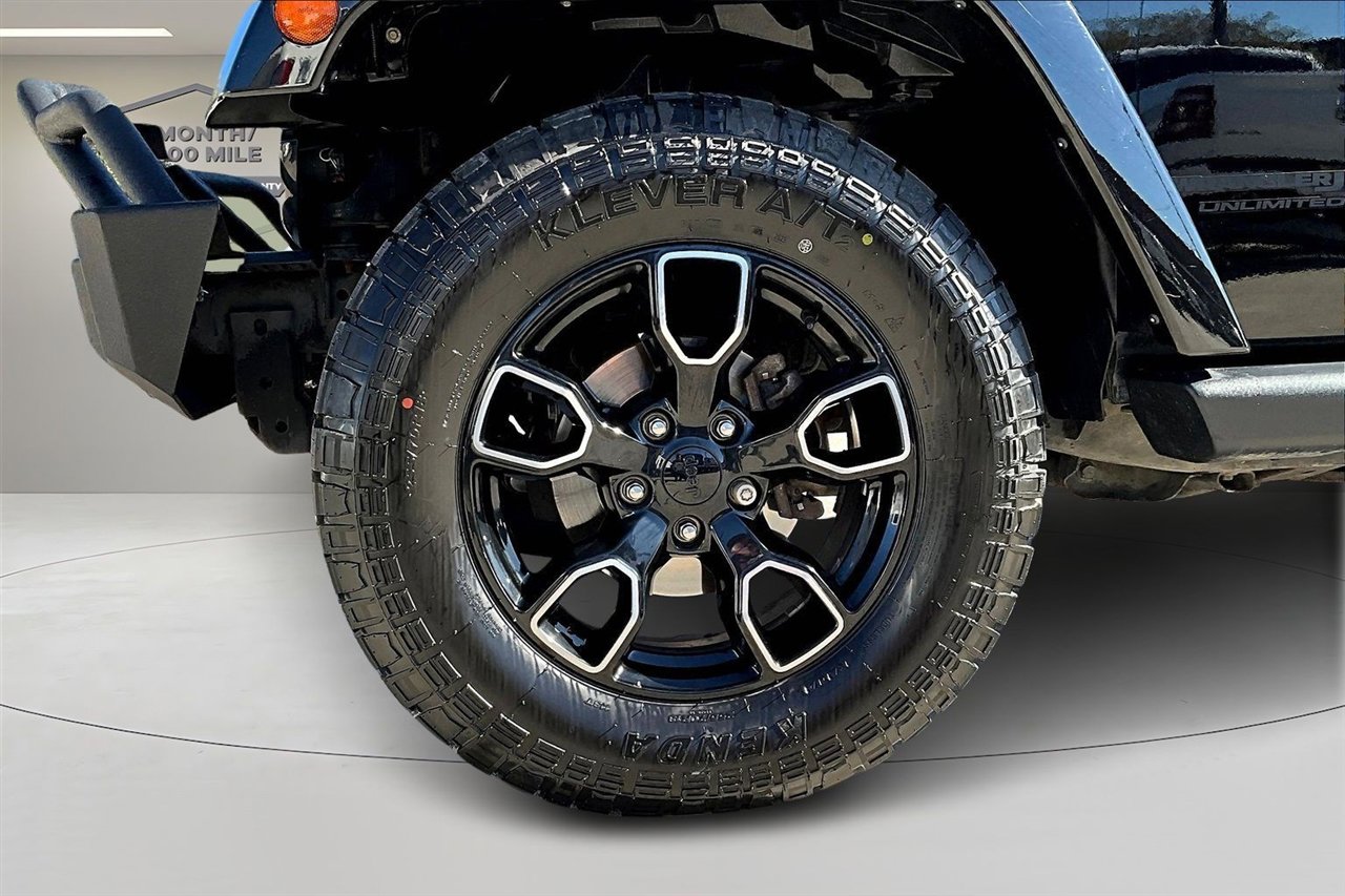 Used 2018 Jeep Wrangler Unlimited Sahara image 31