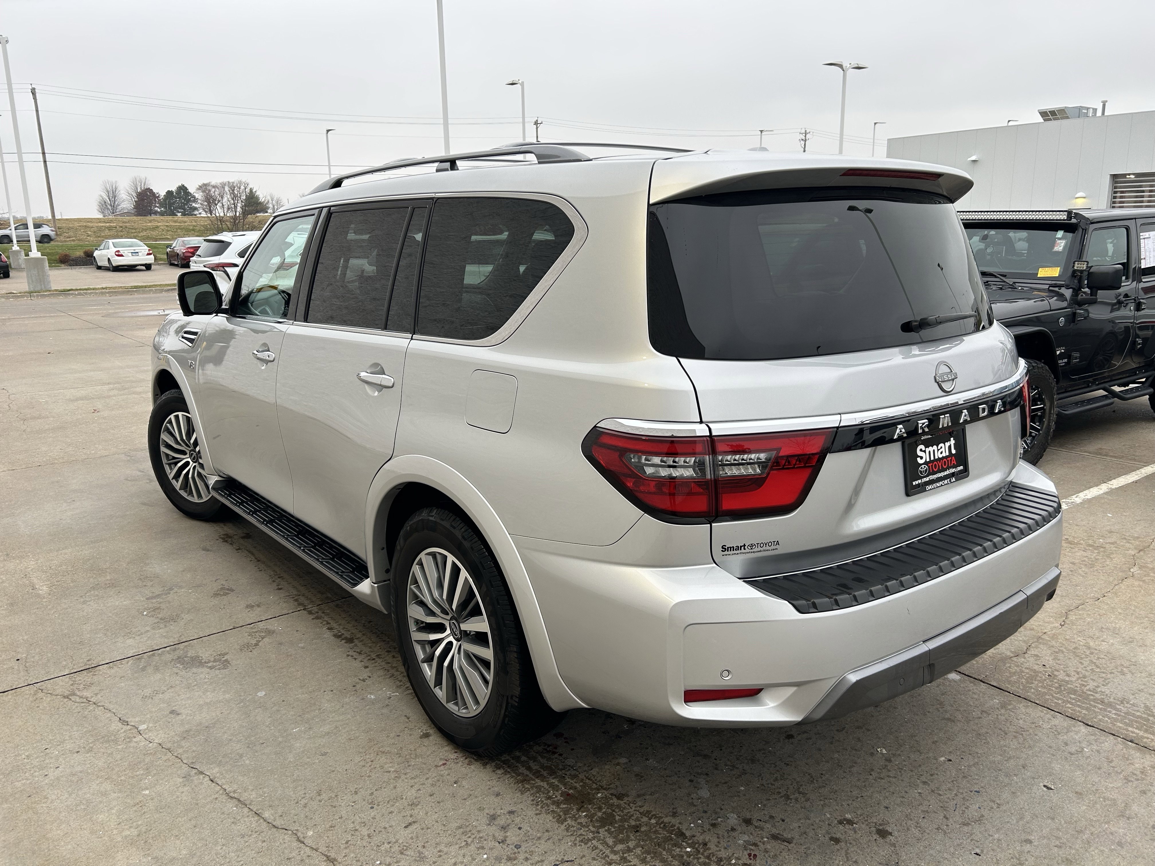 Used 2021 Nissan Armada SL w/ Captain's Chairs Package image 4